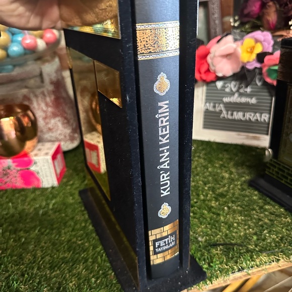 Both Qurans in decorative protective sleeves - Picture 3 of 8